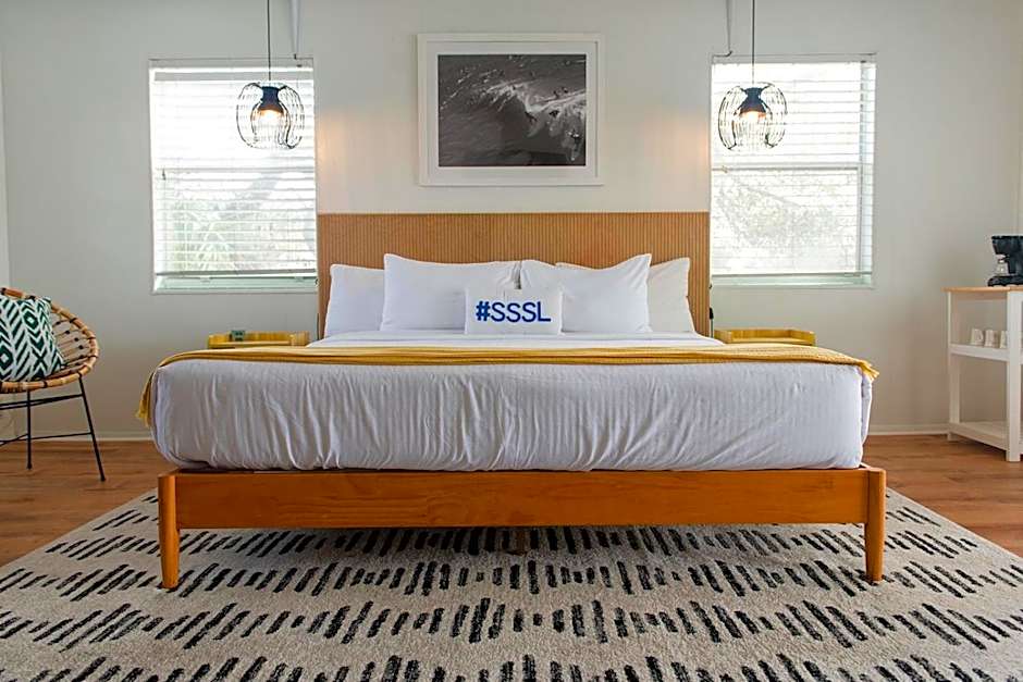 Seaspray Surf Lodge	