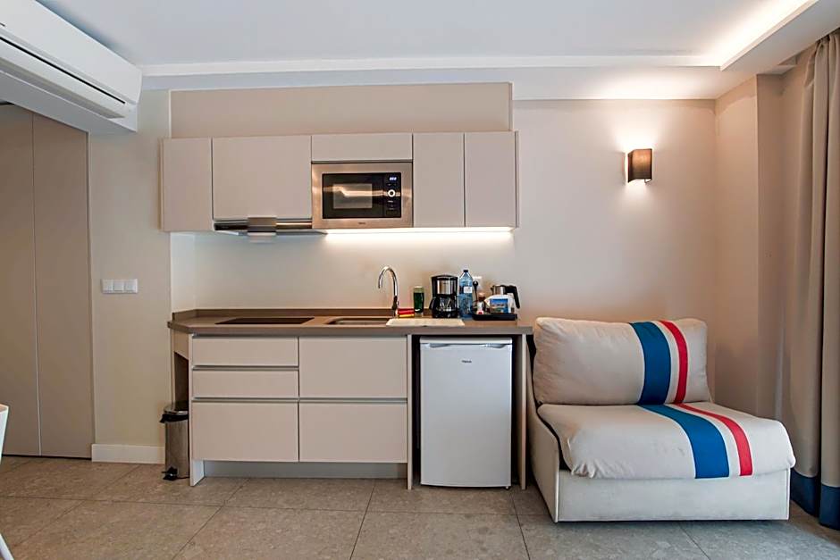 Posidonia Aparthotel