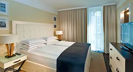 Lake Suite