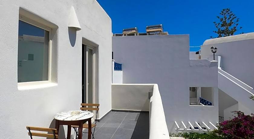 Anny Studios Perissa Beach