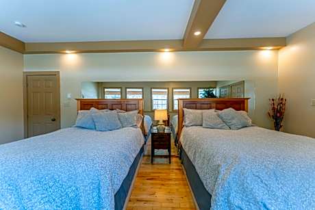 Deluxe Suite - Carriage House
