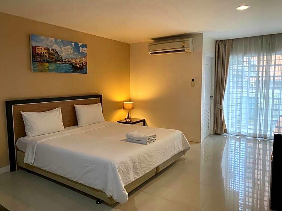 Similan Mansion
