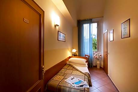 Single Room with Private External Bathroom