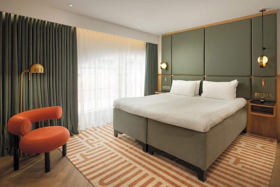 Carlton George Hotel