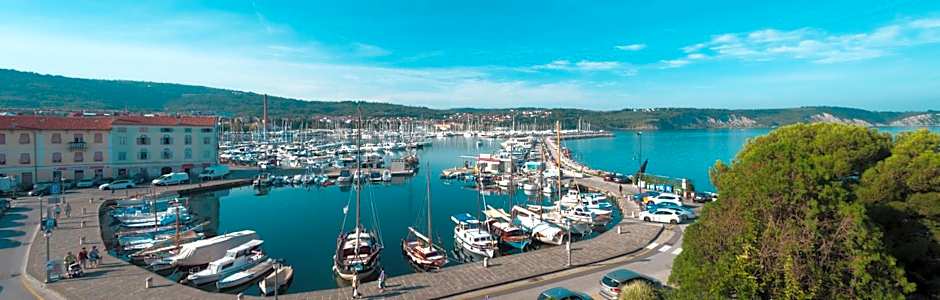 Hotel Marina
