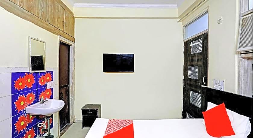 Hotel O Wamson Alpha Co living Stays