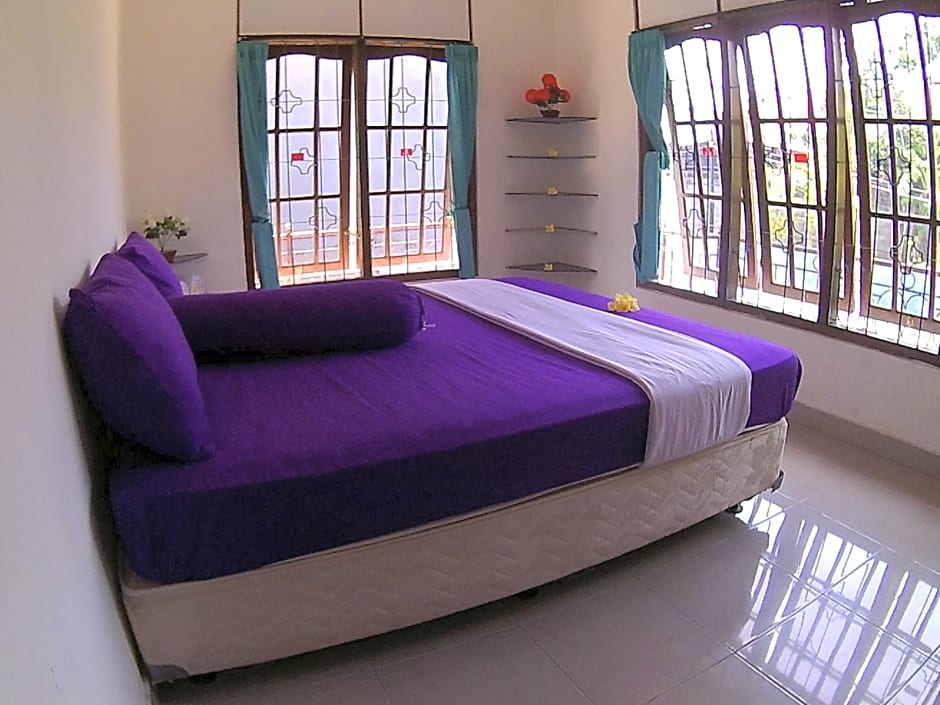 24/7 Bed & Breakfast