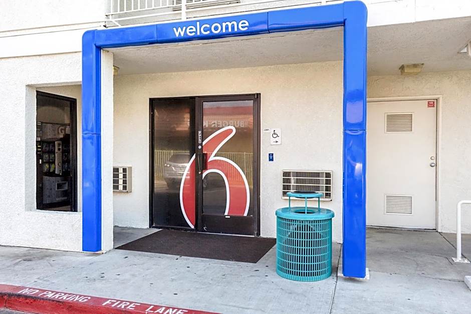 Motel 6-Bakersfield, CA - East