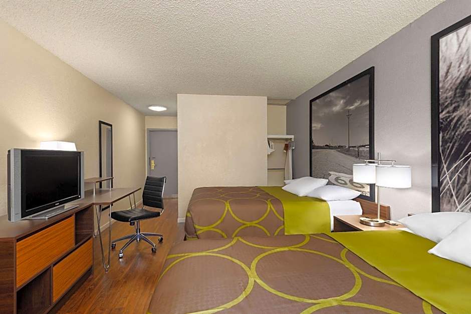 Super 8 by Wyndham Dodge City