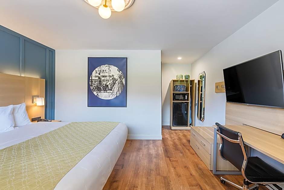 Ardsley Acres Hotel Court