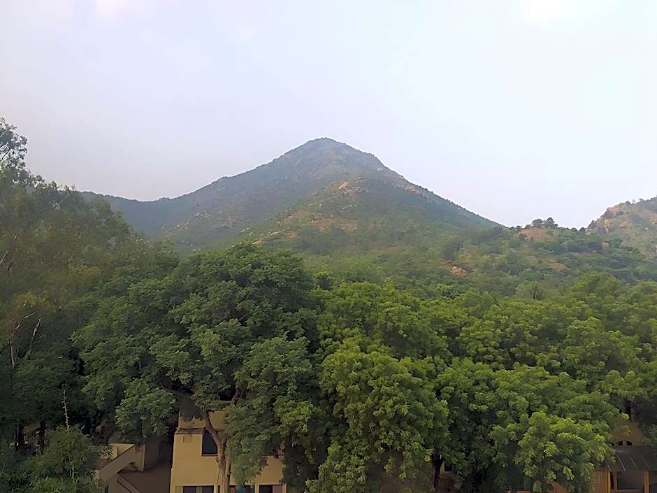 Aakash Inn Tiruvannamalai