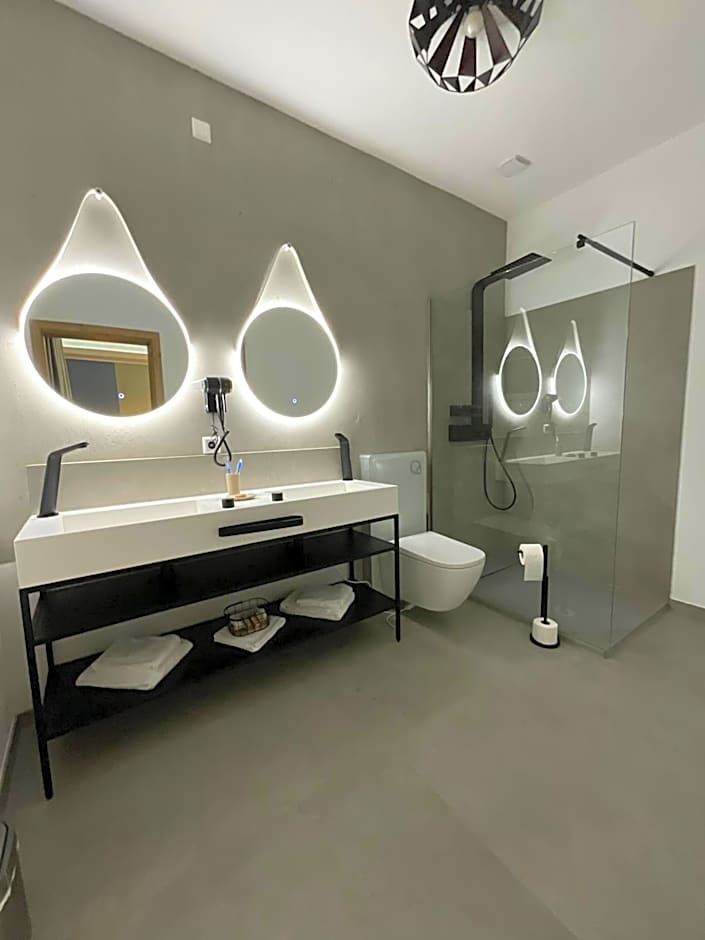 Hotel Residenz Luxury - Outletcity - Parken - Klima - 24h Check-In