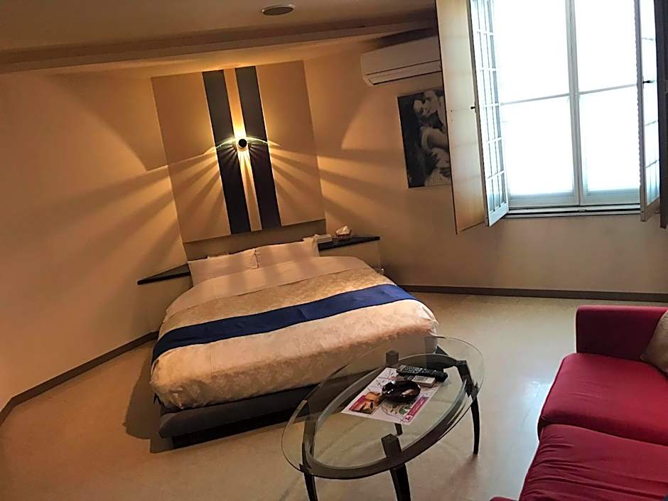 Hotel Tiffany (Adult Only)