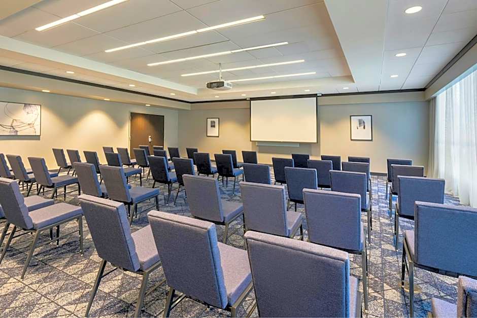 Courtyard by Marriott Redwood City