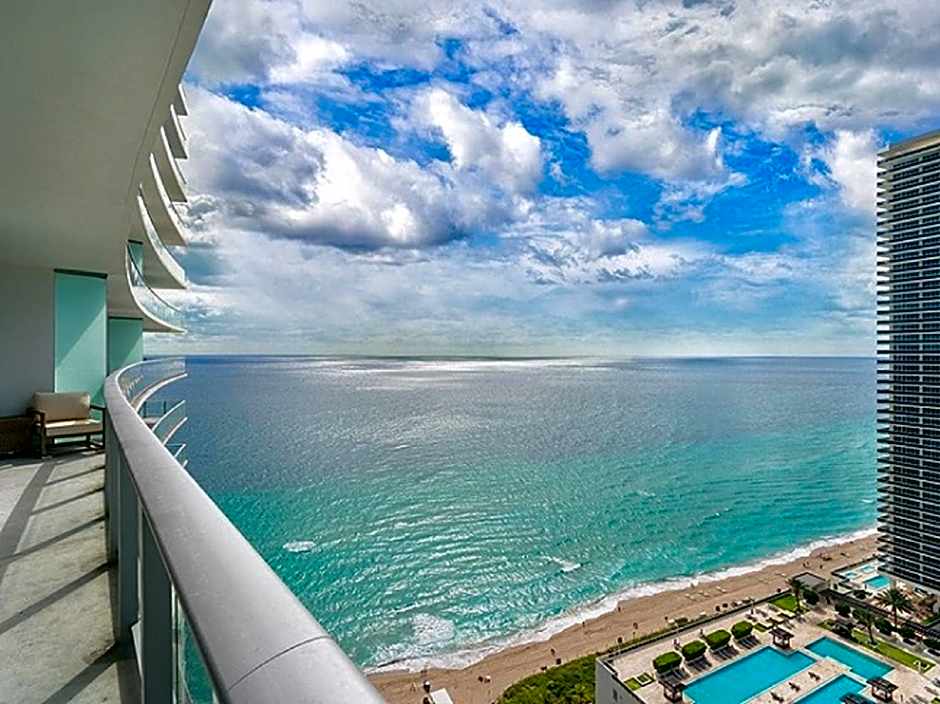 Hide Beach Residences