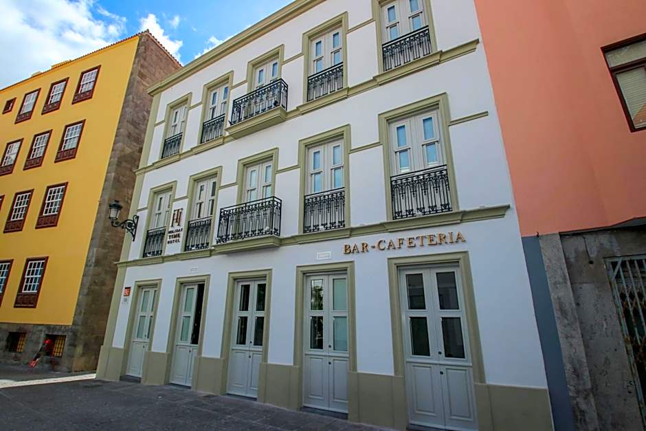 Hotel Emblemático Holiday Time