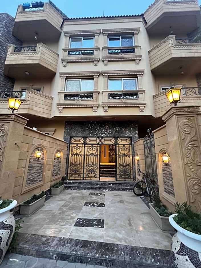 Super luxury flat near airport شقة سكنية قمة الفخامة والاتساع بقرب المولات التجارية و المطار