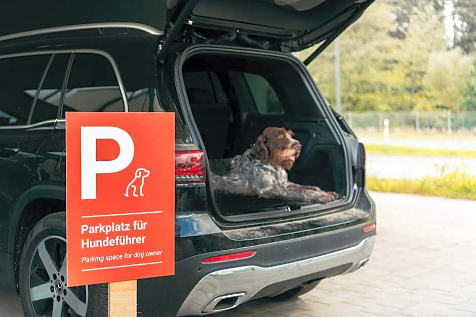 TARGET WORLD Hunter's Lodge