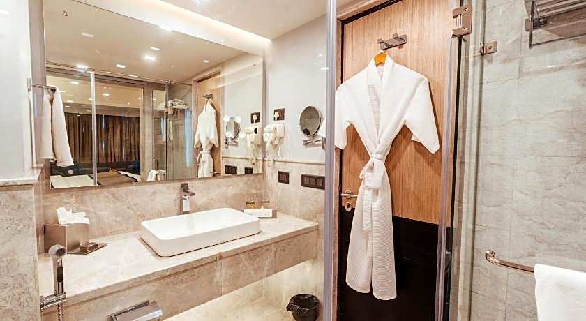 The Piccadily Hotel Lucknow