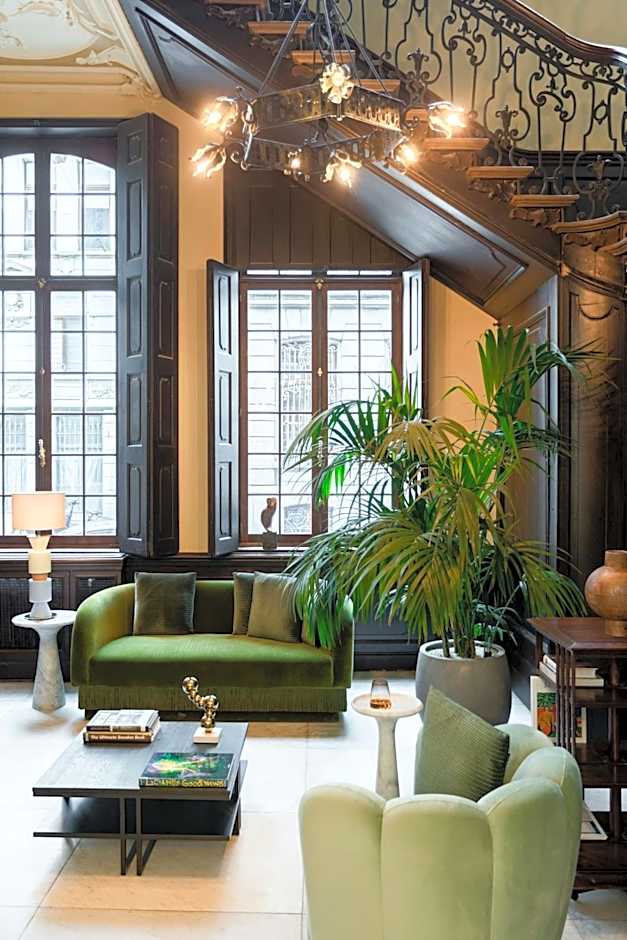 Sapphire House Antwerp, Autograph Collection