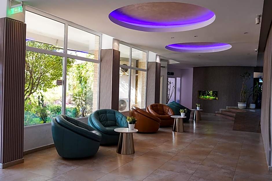 Hotel Opal