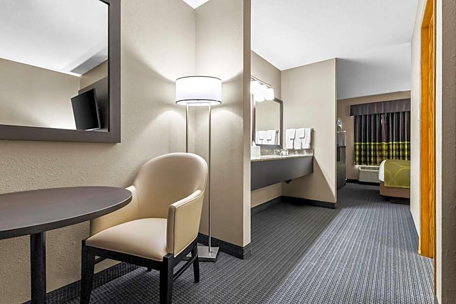 Super 8 by Wyndham Prince Albert