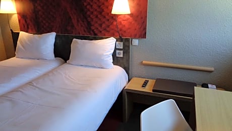 Standard Room With Two Single Beds