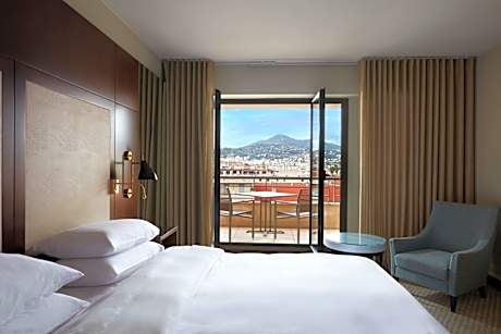 King Room with Mountain View