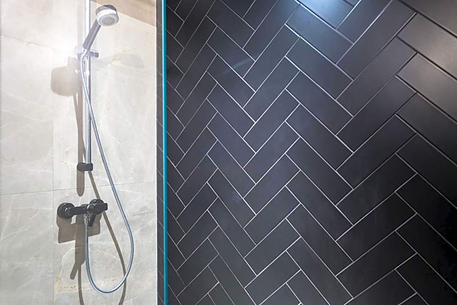 UpperHouse Suites & More