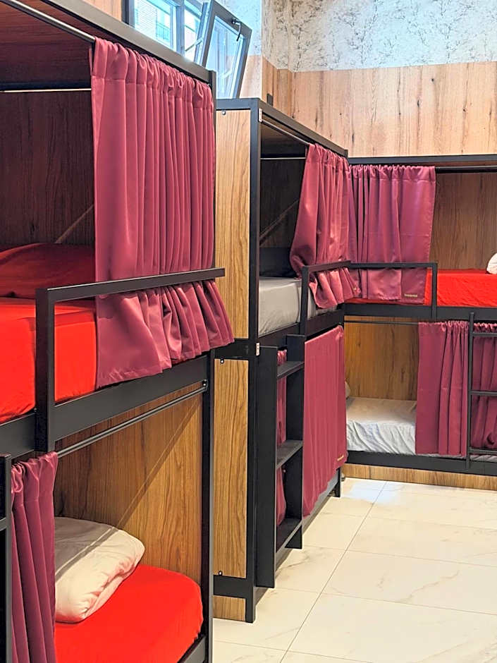 Senda Hostel Retiro - Atocha & Madrid Centro