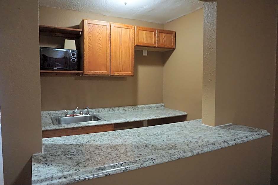 Econo Lodge San Antonio Northeast I-35 – San Antonio, TX