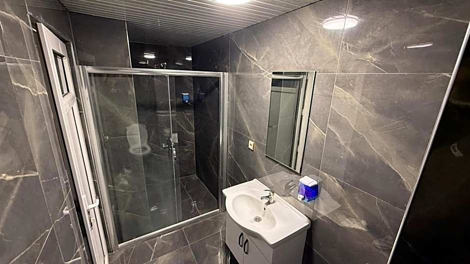 Grand Black Hotel