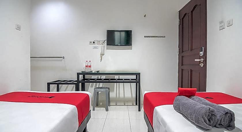 RedDoorz near Nagoya Citywalk Batam 2