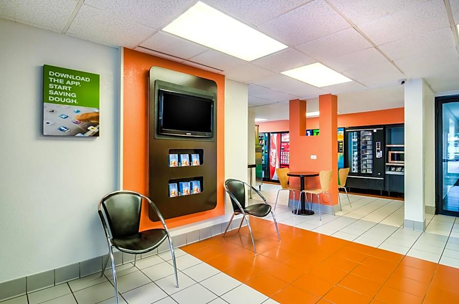 Motel 6-Arlington Heights, IL - Chicago North Central