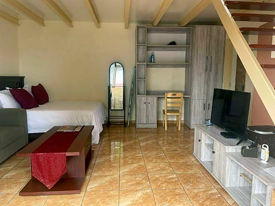 4th Avenue Themepark & Lodge