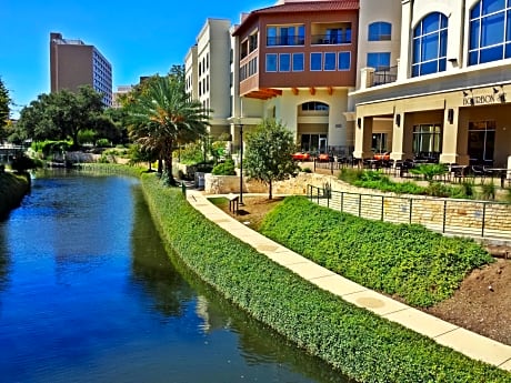 Wyndham Garden River Walk Museum Reach