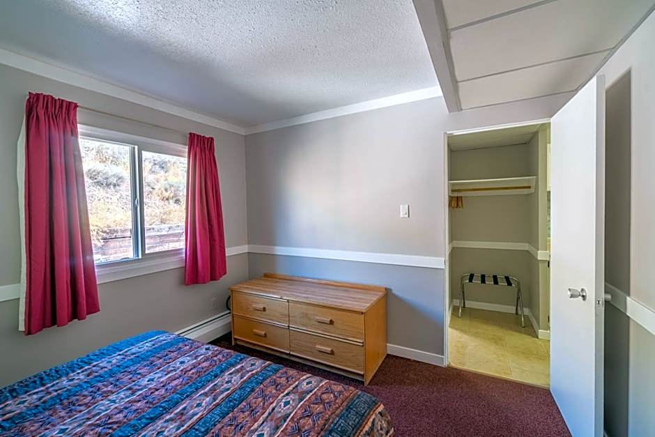 Canadas Best Value Desert Inn & Suites Cache Creek