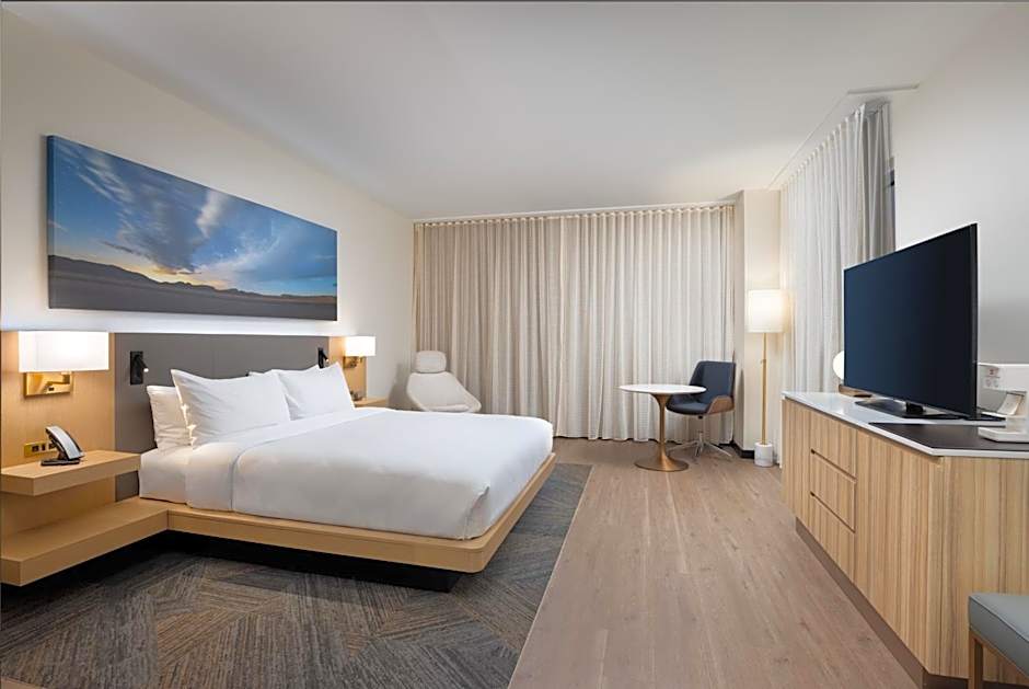 Photo 1 of 25 of Classic 1 King Bed, Accessible