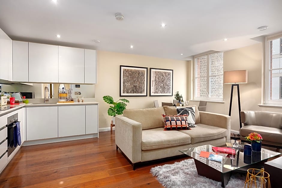 One Bedroom Serviced Apartment in Holborn, Chancery Lane