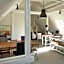 Five Point Hostel & Apartments