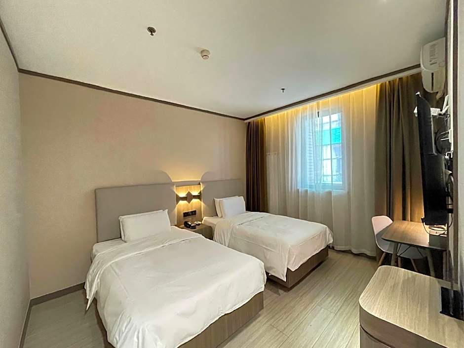 Hanting Hotel Beijing Yizhuang Beishenshu Metro Station