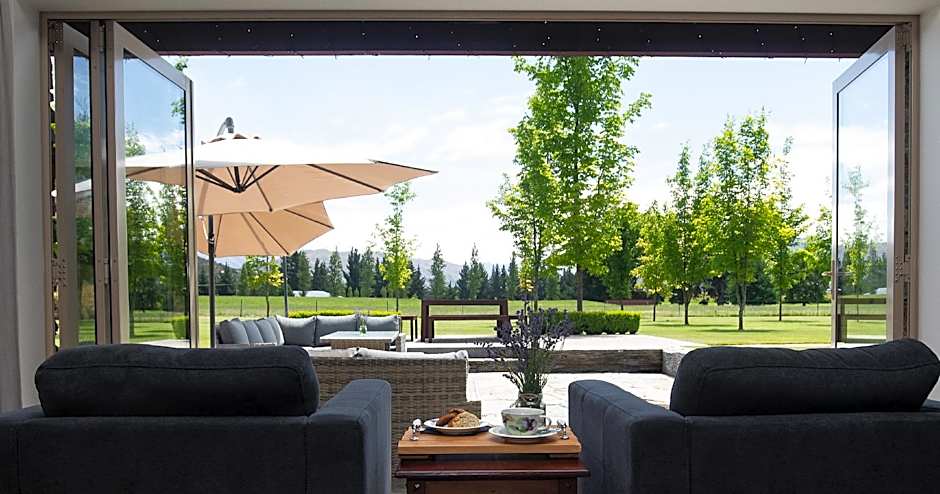 Maple Lodge Luxury Bed And Breakfast