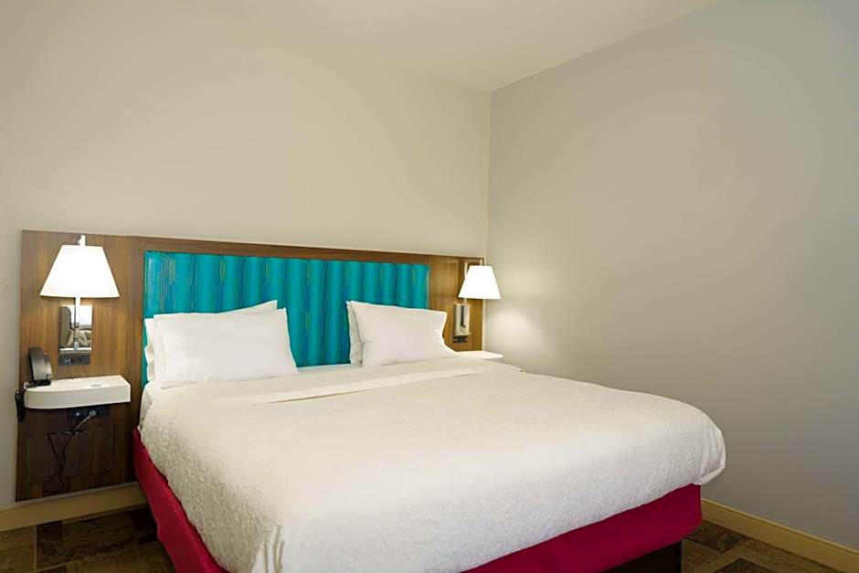Hampton Inn By Hilton Garden City