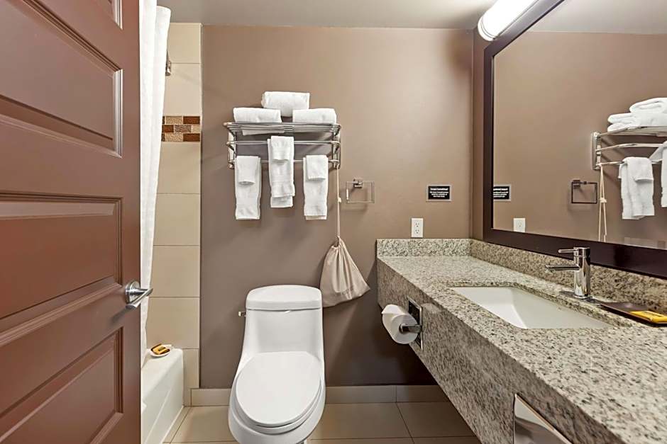 Best Western Plus Fox Creek