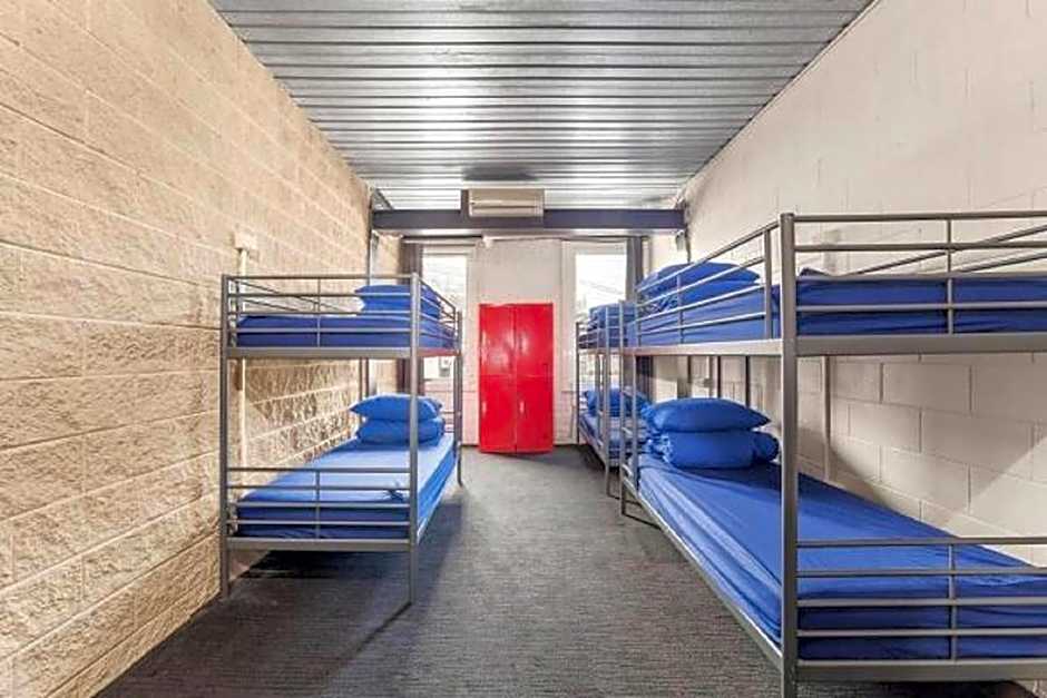 Summer House Backpackers Melbourne