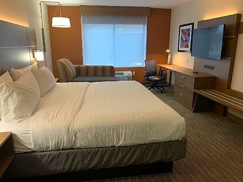 Holiday Inn Express Hotel & Suites Franklin - Oil City By IHG