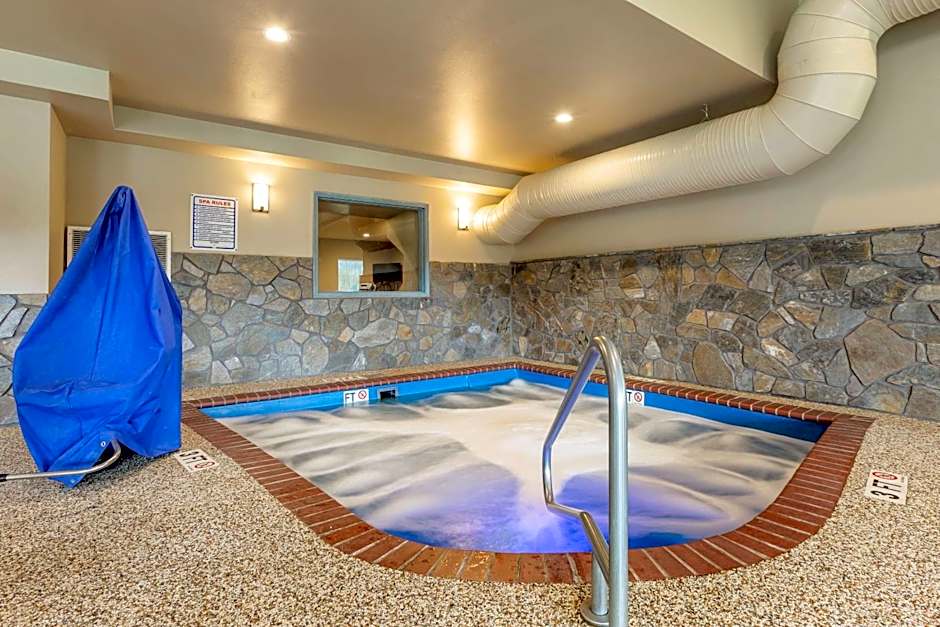 Comfort Inn & Suites Near Mt. Rushmore