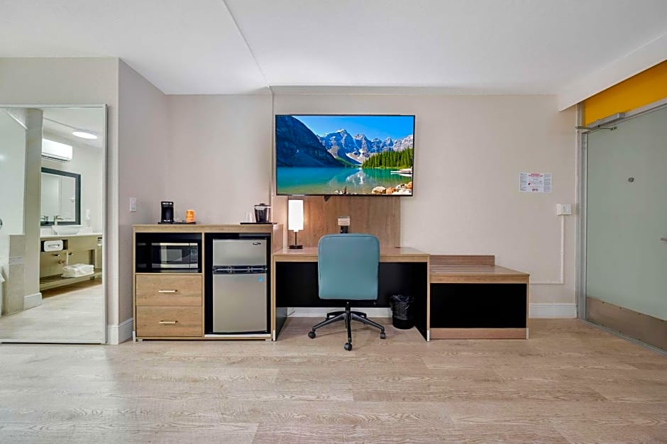 Quality Inn & Suites Airport/Cruise Port Hollywood