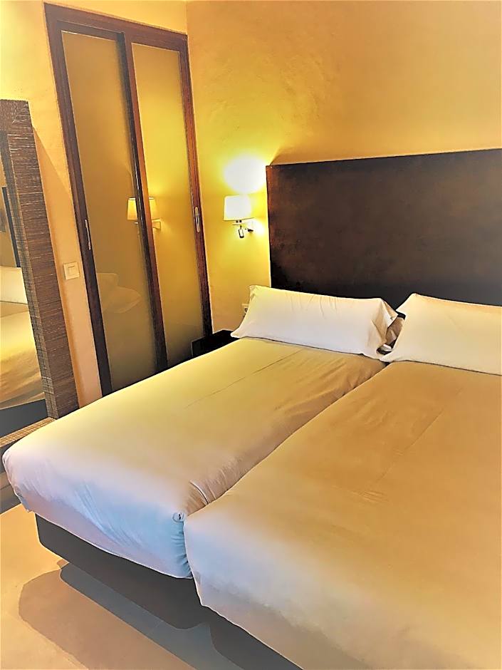 Chillout Hotel Tres Mares