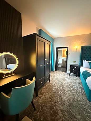 Lyons Woodlands Hall